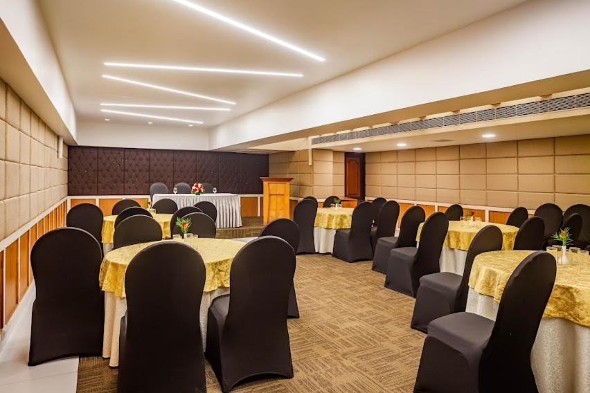Residency Tower Hotel Thiruvananthapuram Exterior photo