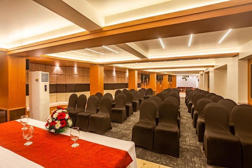 Residency Tower Hotel Thiruvananthapuram Exterior photo